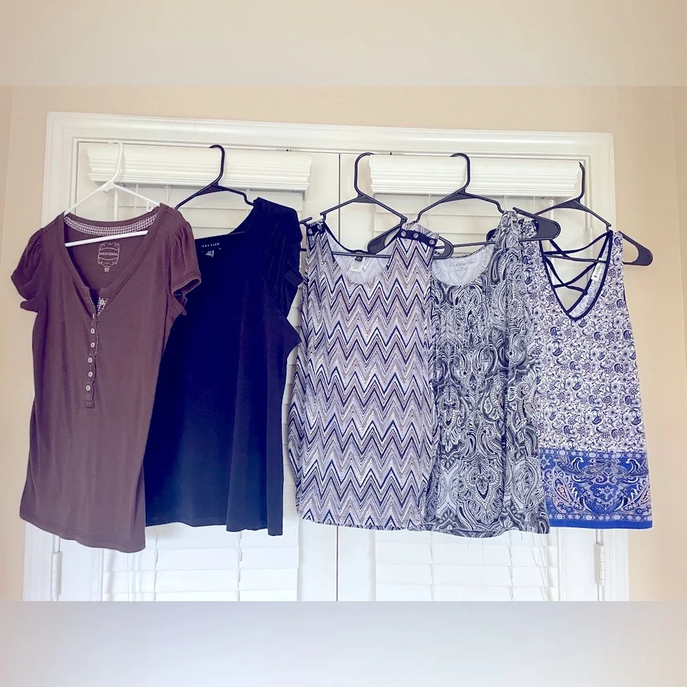Bundle of FIVE‎ Medium women’s blouses